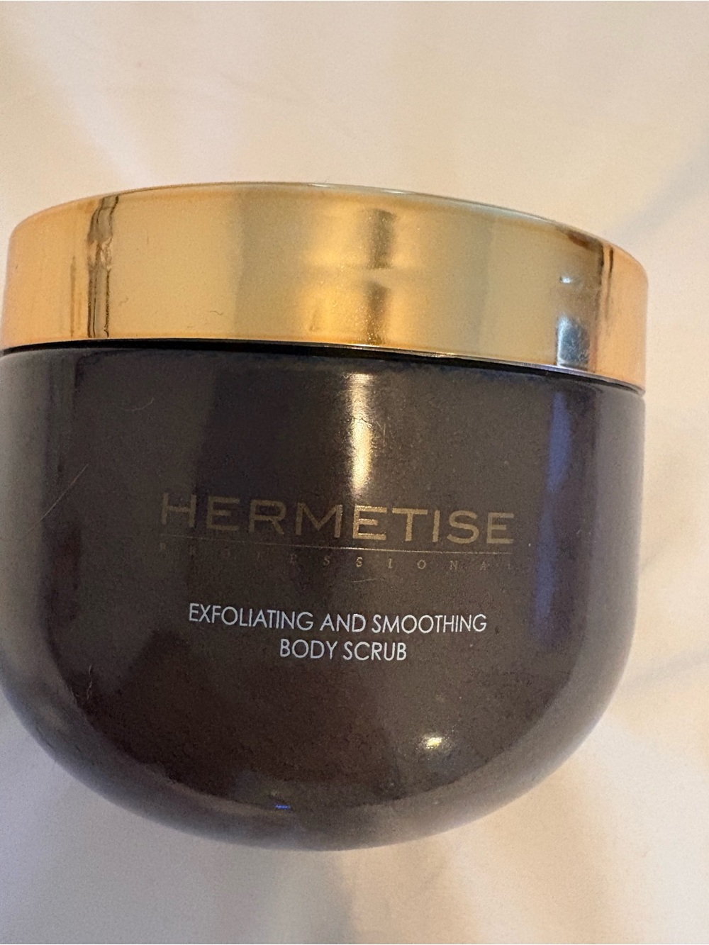 Hermetise Exfoliating & Smoothing Body Scrub — Black and Gold Jar